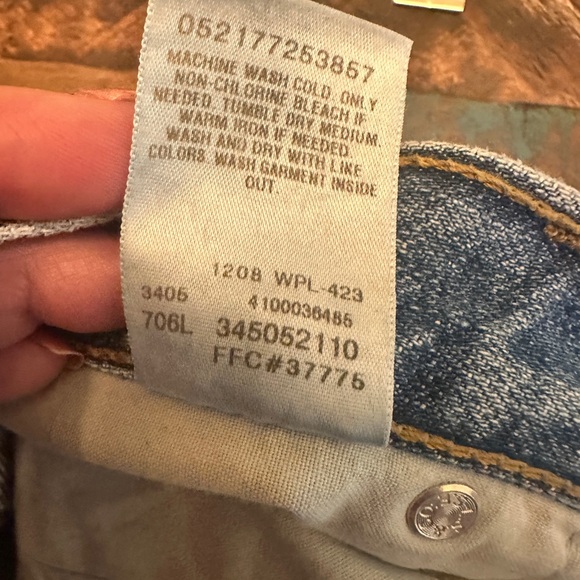 Levi's Strauss Vintage 505 Regular Fit Light Blue Denim Shorts for Men 33. - Picture 8 of 9